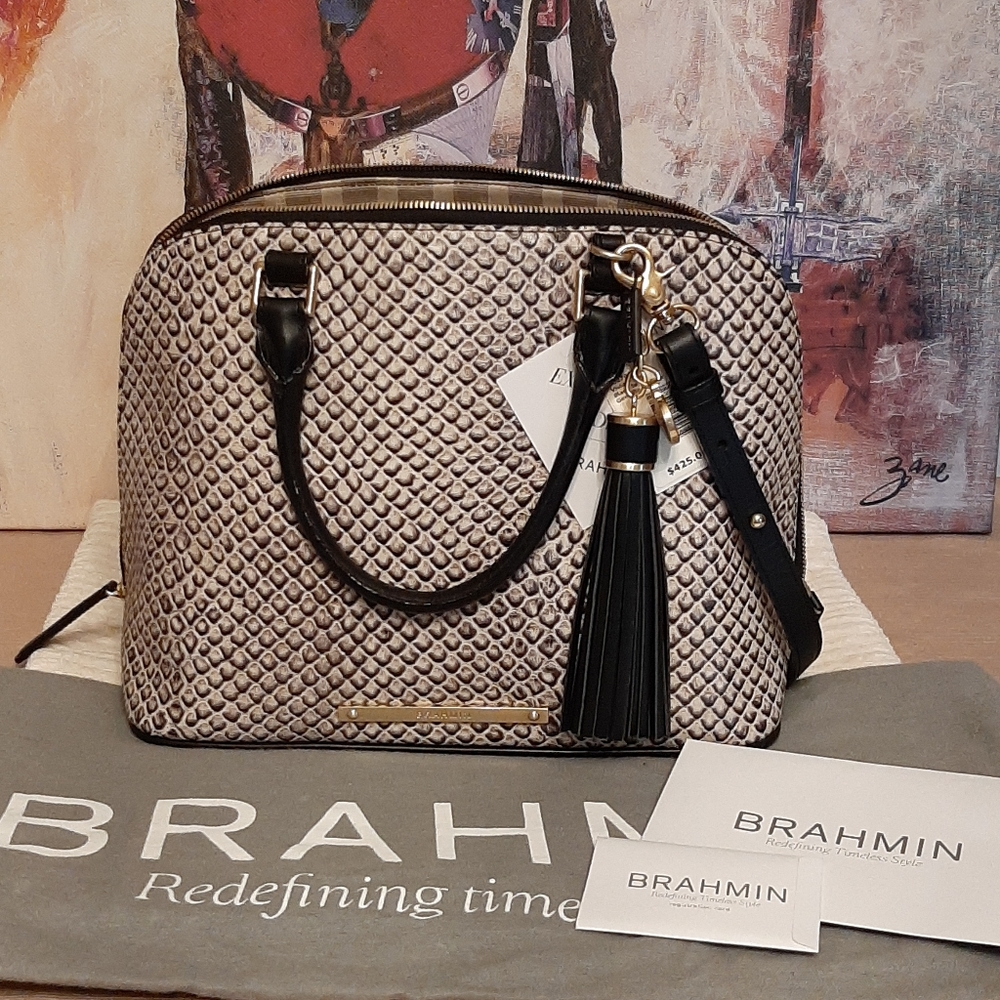 **NWT** RARE VIVIAN ~Gorgeous~
